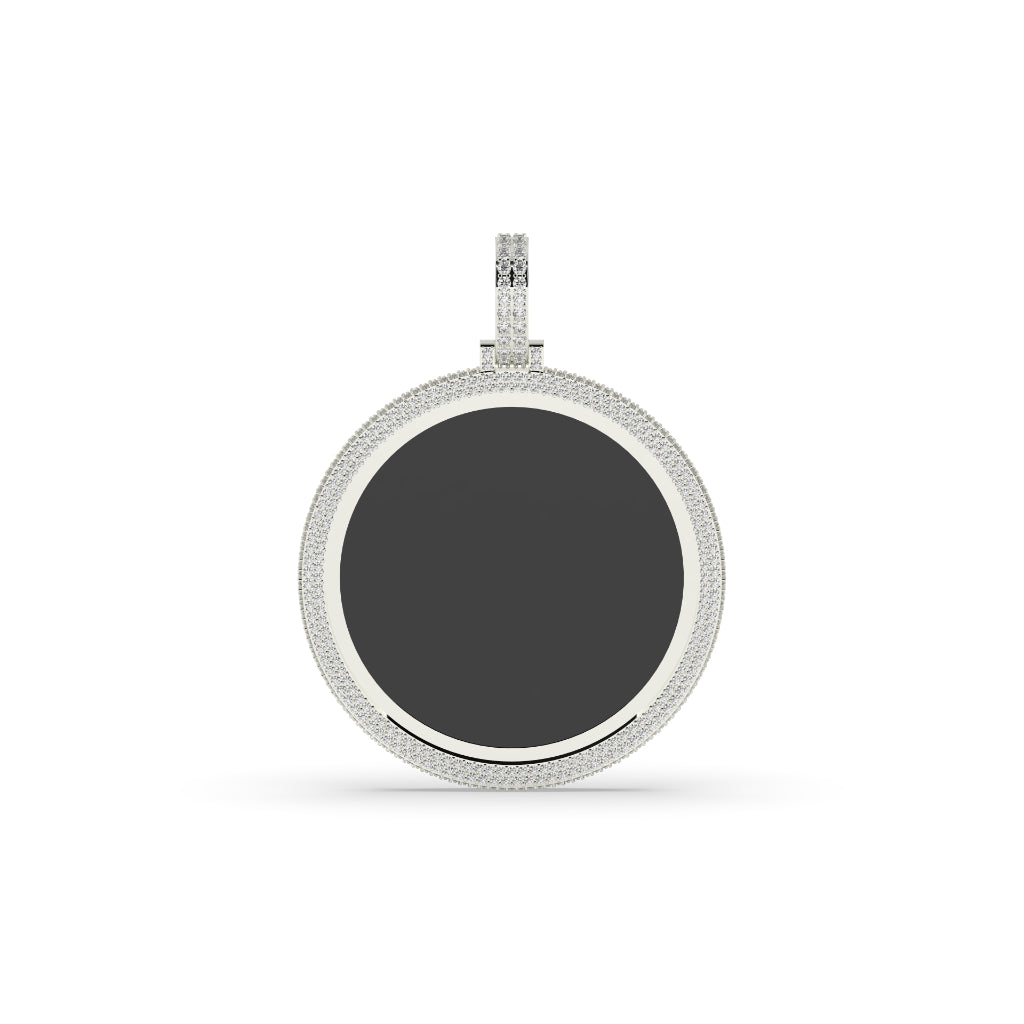 BLACK CENTER DIAMOND ROUND PENDANT