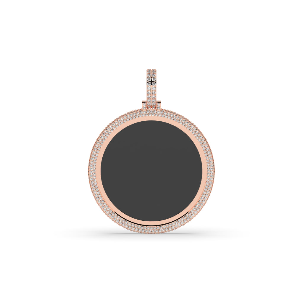 BLACK CENTER DIAMOND ROUND PENDANT